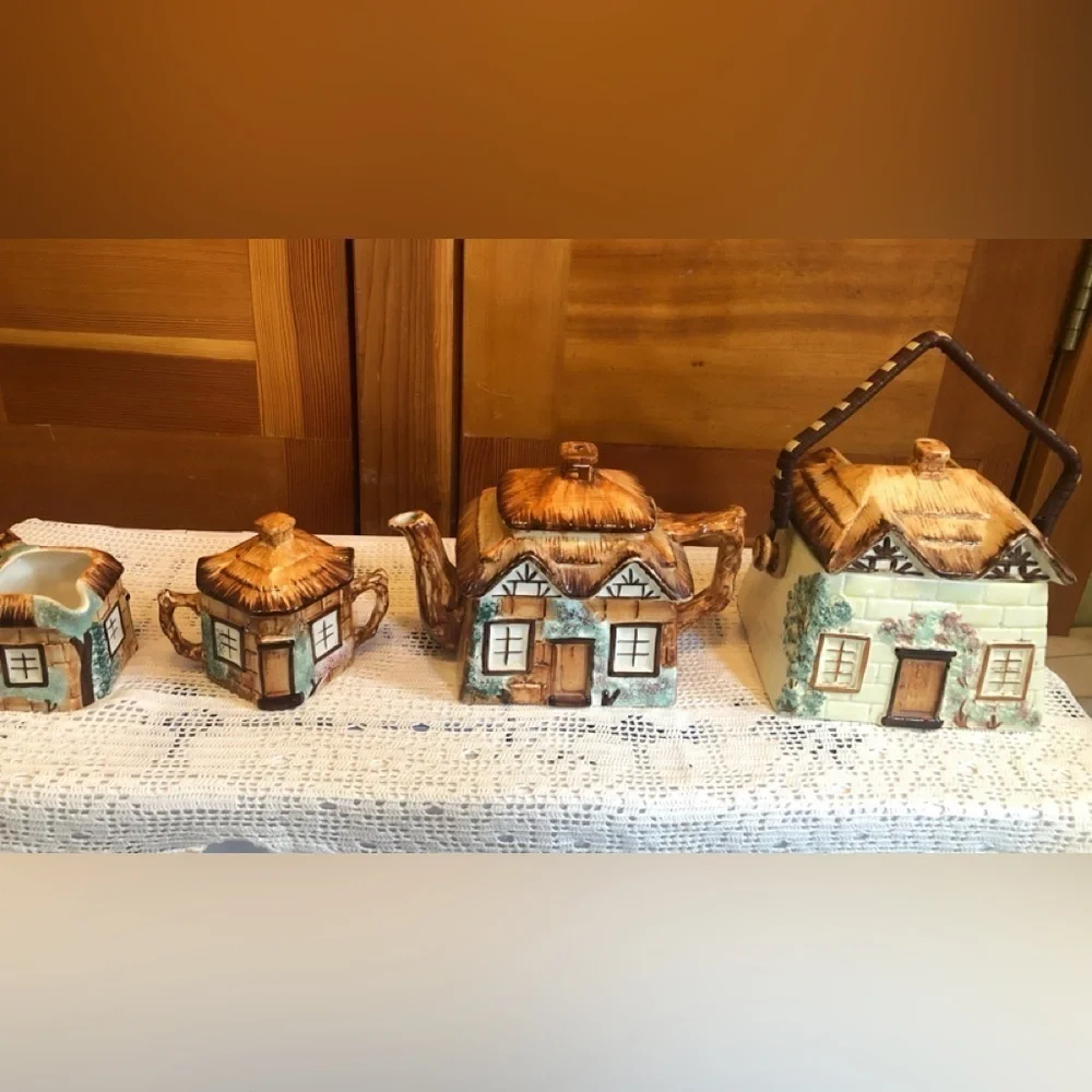 KEELE ST.Pottery,CO. LCD/ England/ hand painted Tea Pot/w cookie jar/cream/sugar